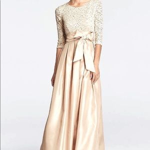 Jessica Howard champagne Lace A line gown